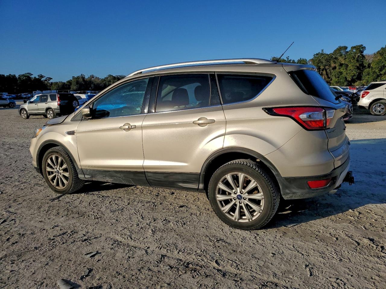 2017 FORD ESCAPE TITANIUM photo 4