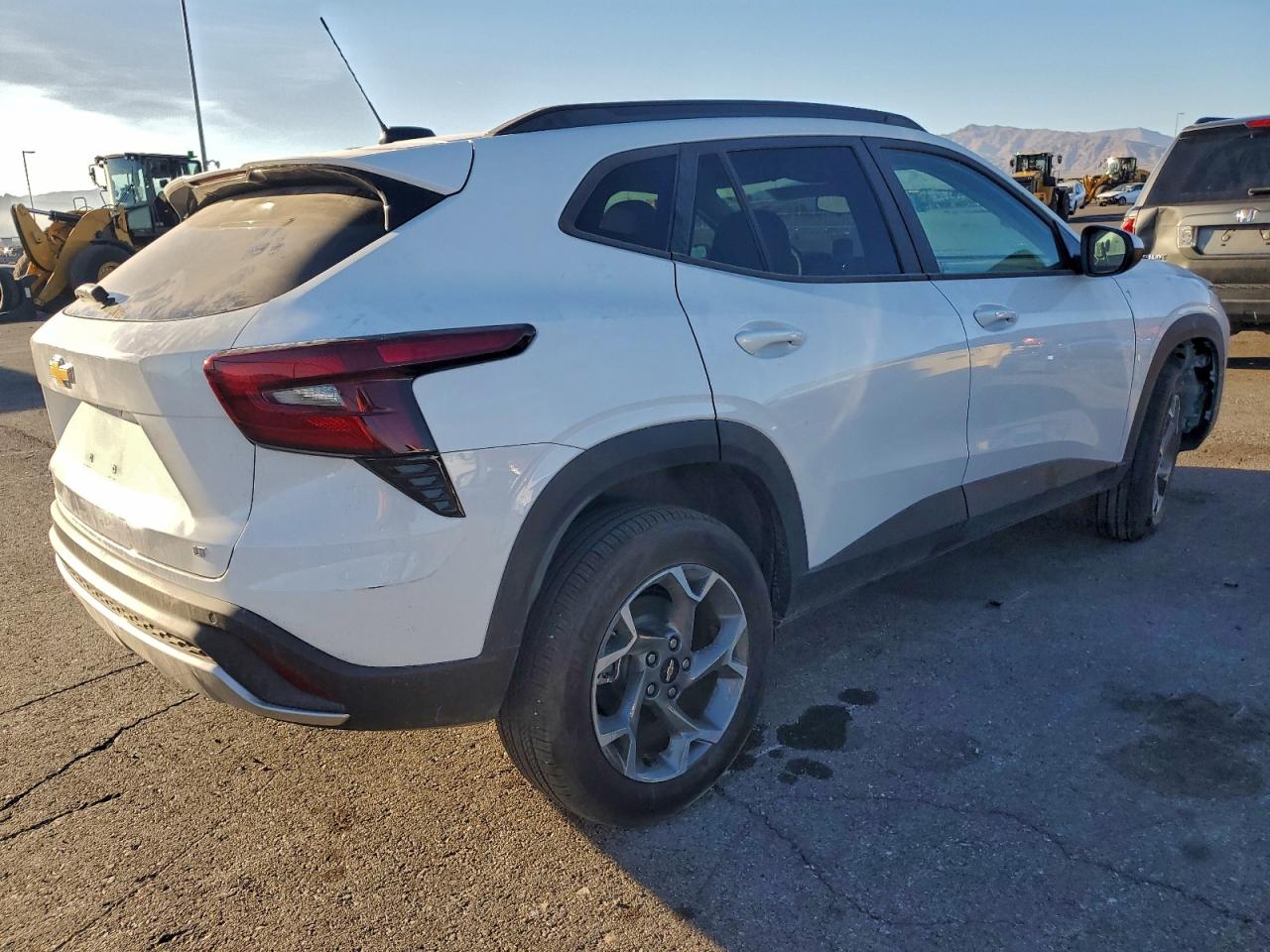 2025 CHEVROLET TRAX 1LT photo 3