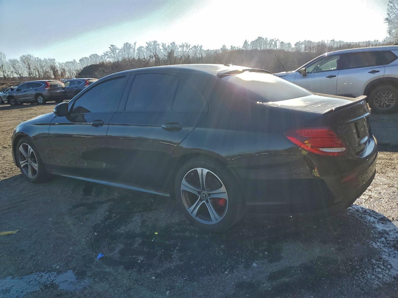 2018 MERCEDES-BENZ E 300 4MATIC photo 2