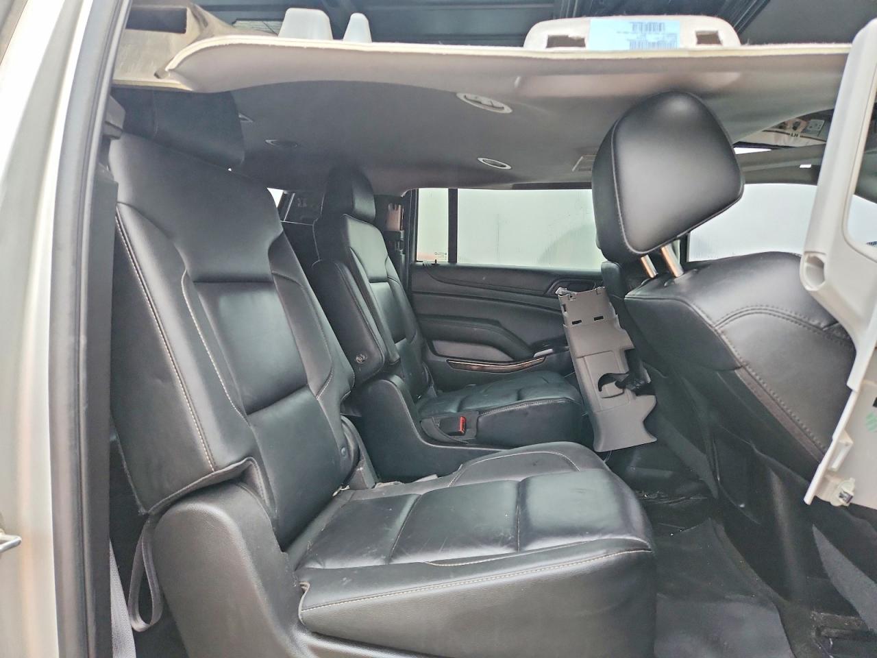 2018 CHEVROLET SUBURBAN K1500 LT photo 11