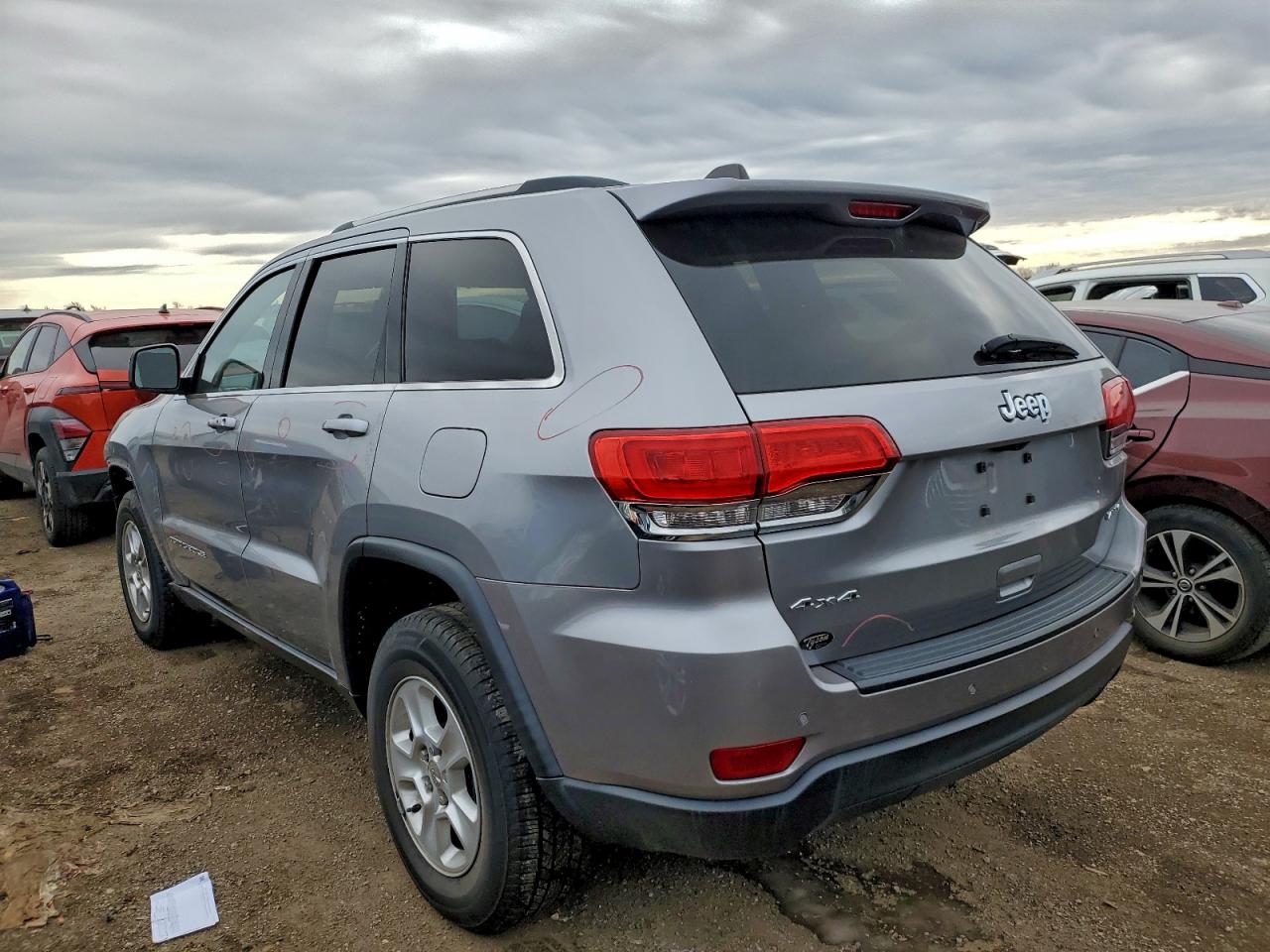 2016 JEEP GRAND CHEROKEE photo 2