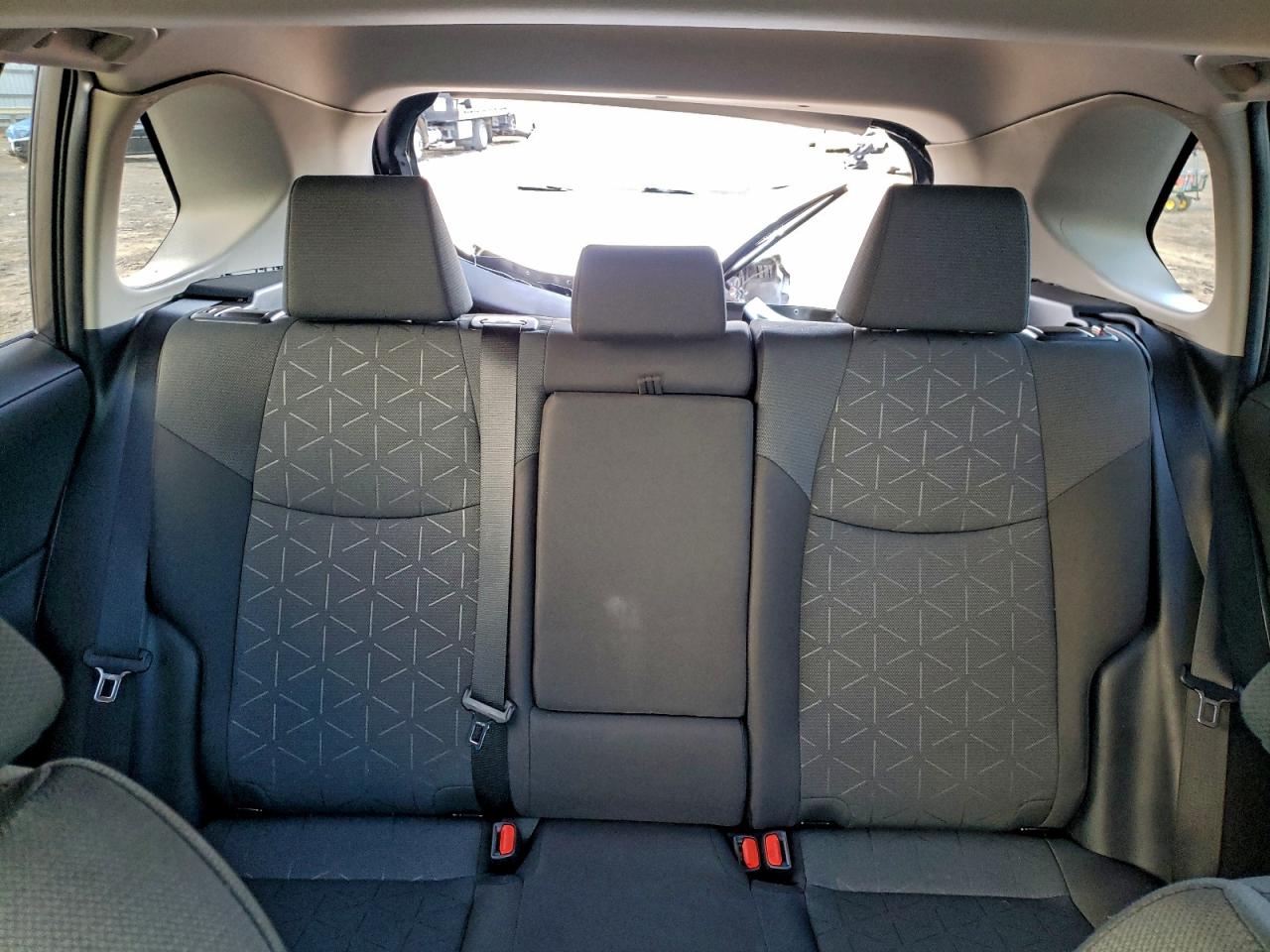 2025 TOYOTA RAV4 XLE photo 10