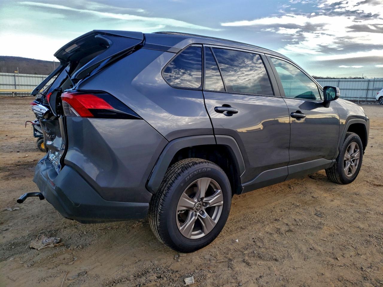 2025 TOYOTA RAV4 XLE photo 3