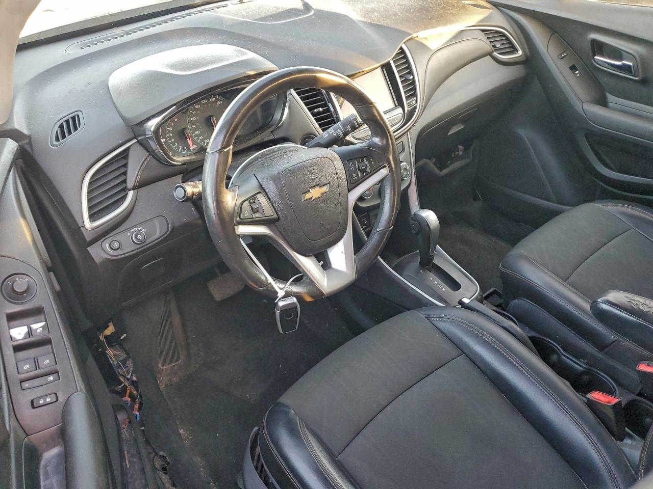 2019 CHEVROLET TRAX 1LT photo 8