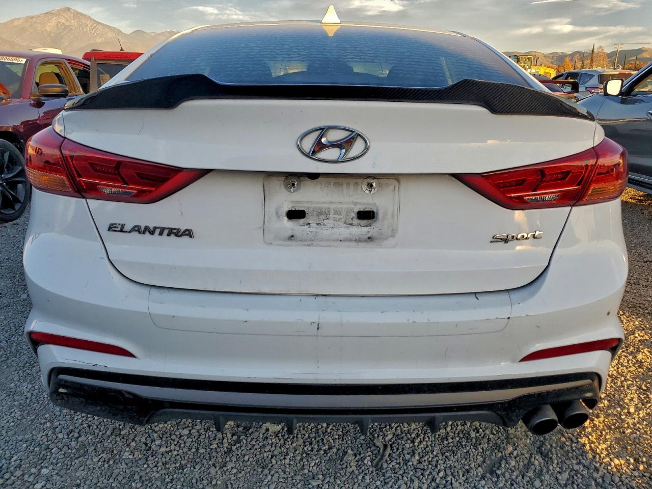 2018 HYUNDAI ELANTRA SPORT photo 11