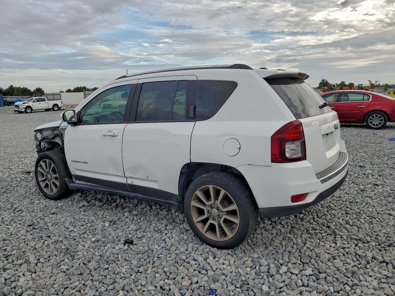 2016 JEEP COMPASS LATITUDE photo 4