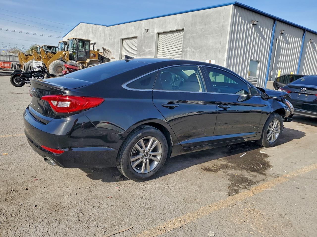 2017 HYUNDAI SONATA SE photo 3