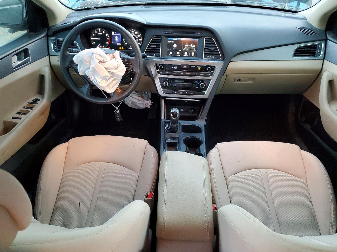 2017 HYUNDAI SONATA SE photo 8