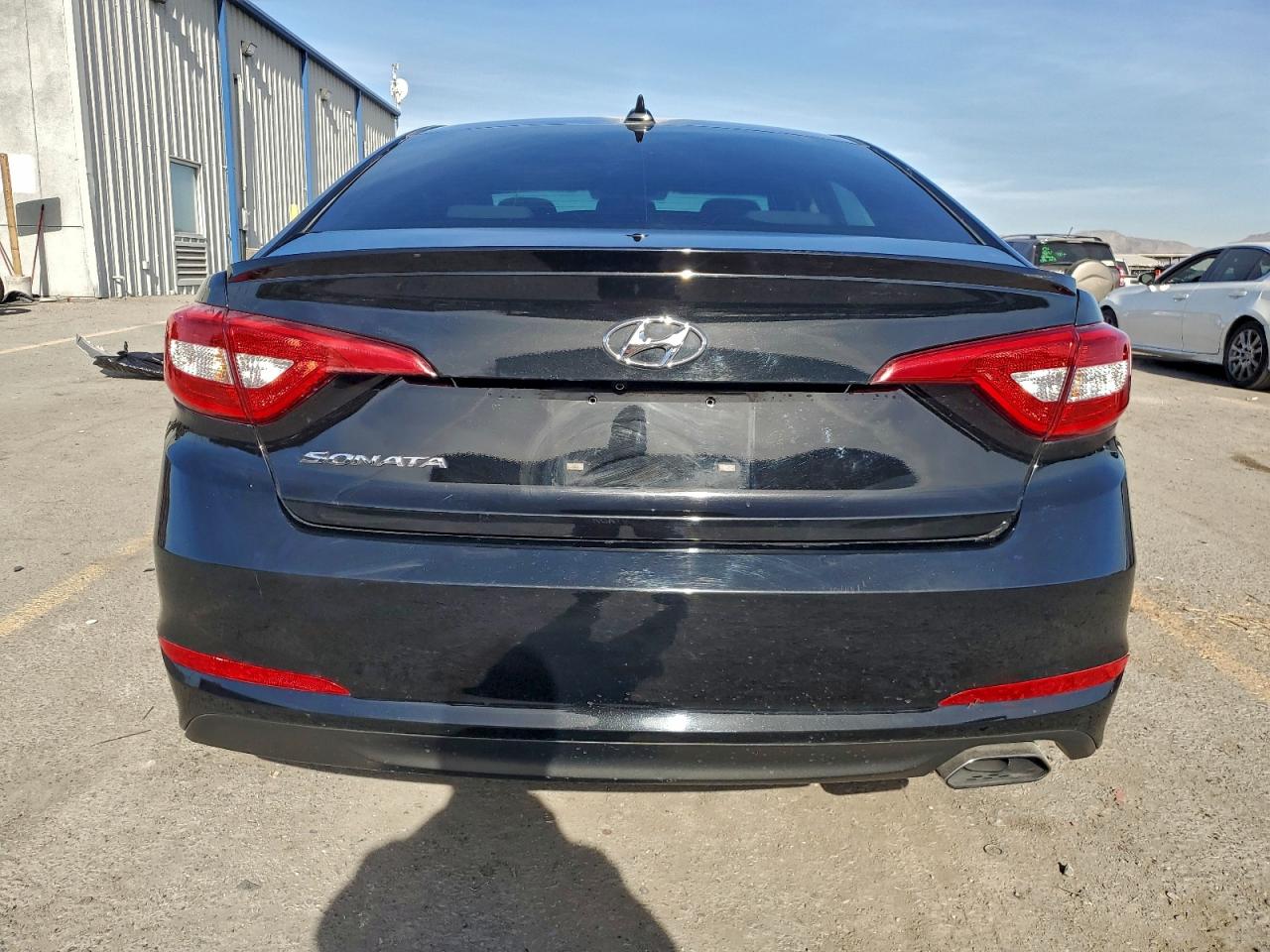 2017 HYUNDAI SONATA SE photo 6