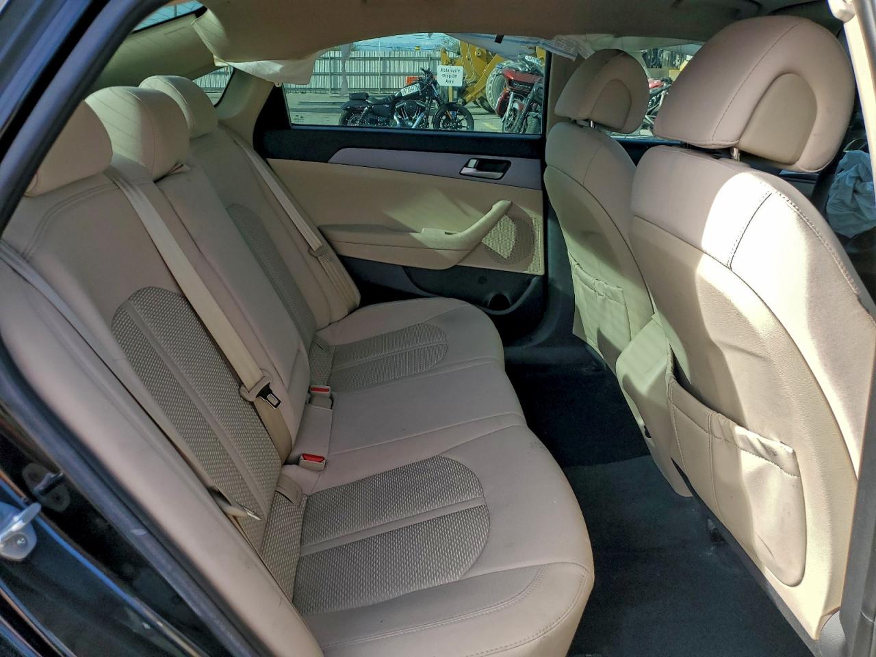 2017 HYUNDAI SONATA SE photo 10