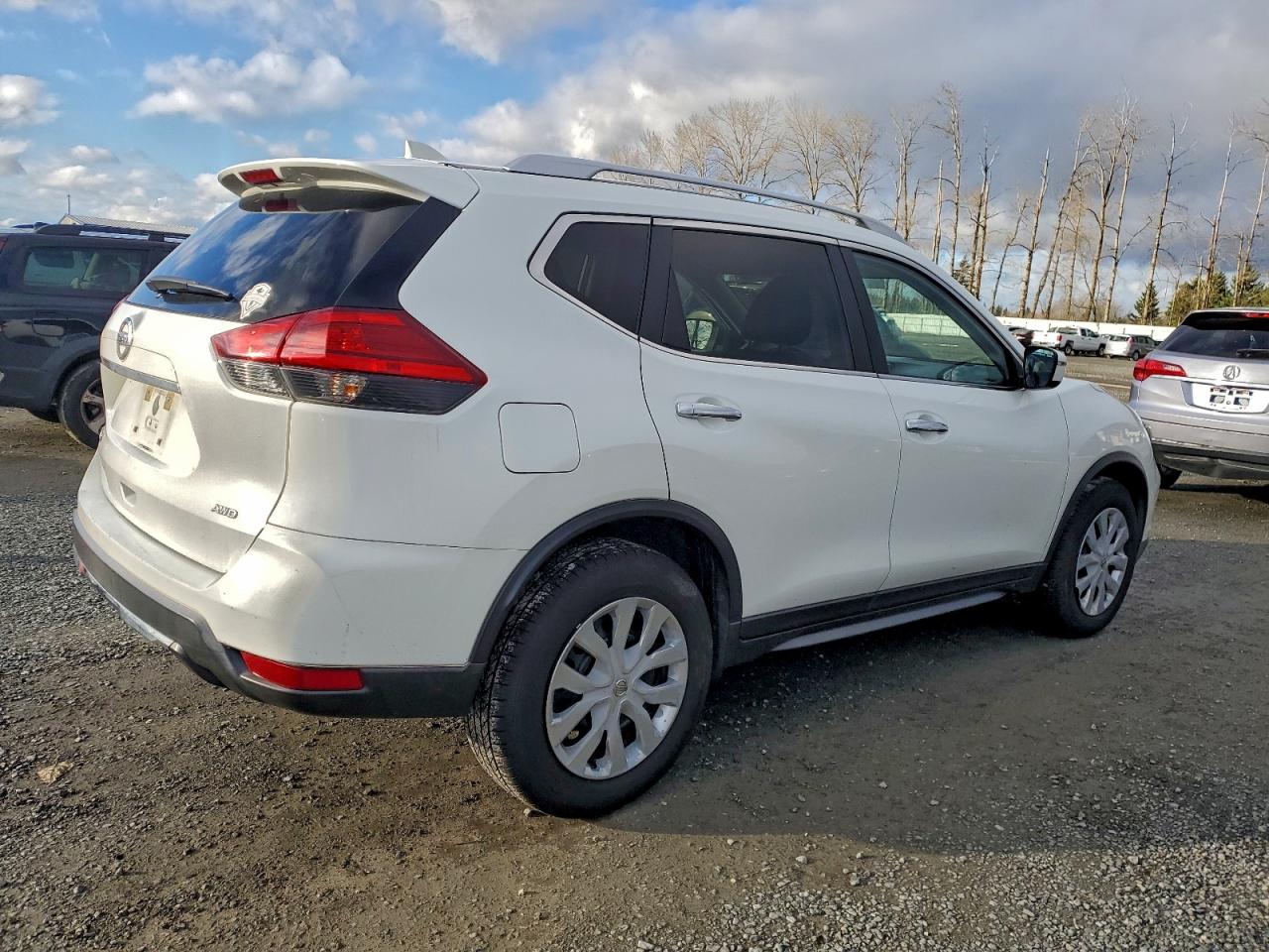 2017 NISSAN ROGUE S photo 3