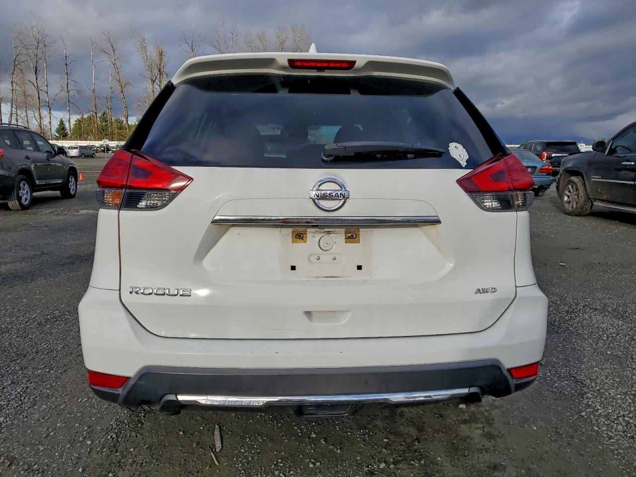 2017 NISSAN ROGUE S photo 6
