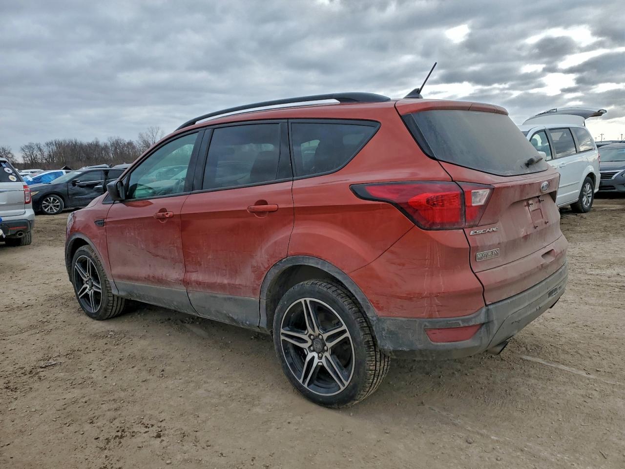 2019 FORD ESCAPE SEL photo 2