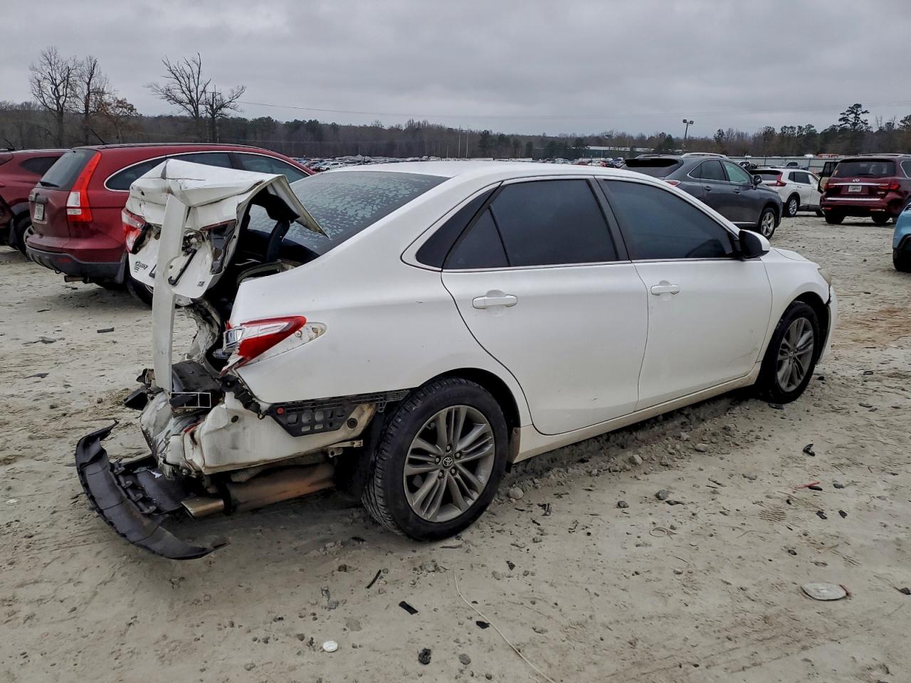 2017 TOYOTA CAMRY LE photo 9