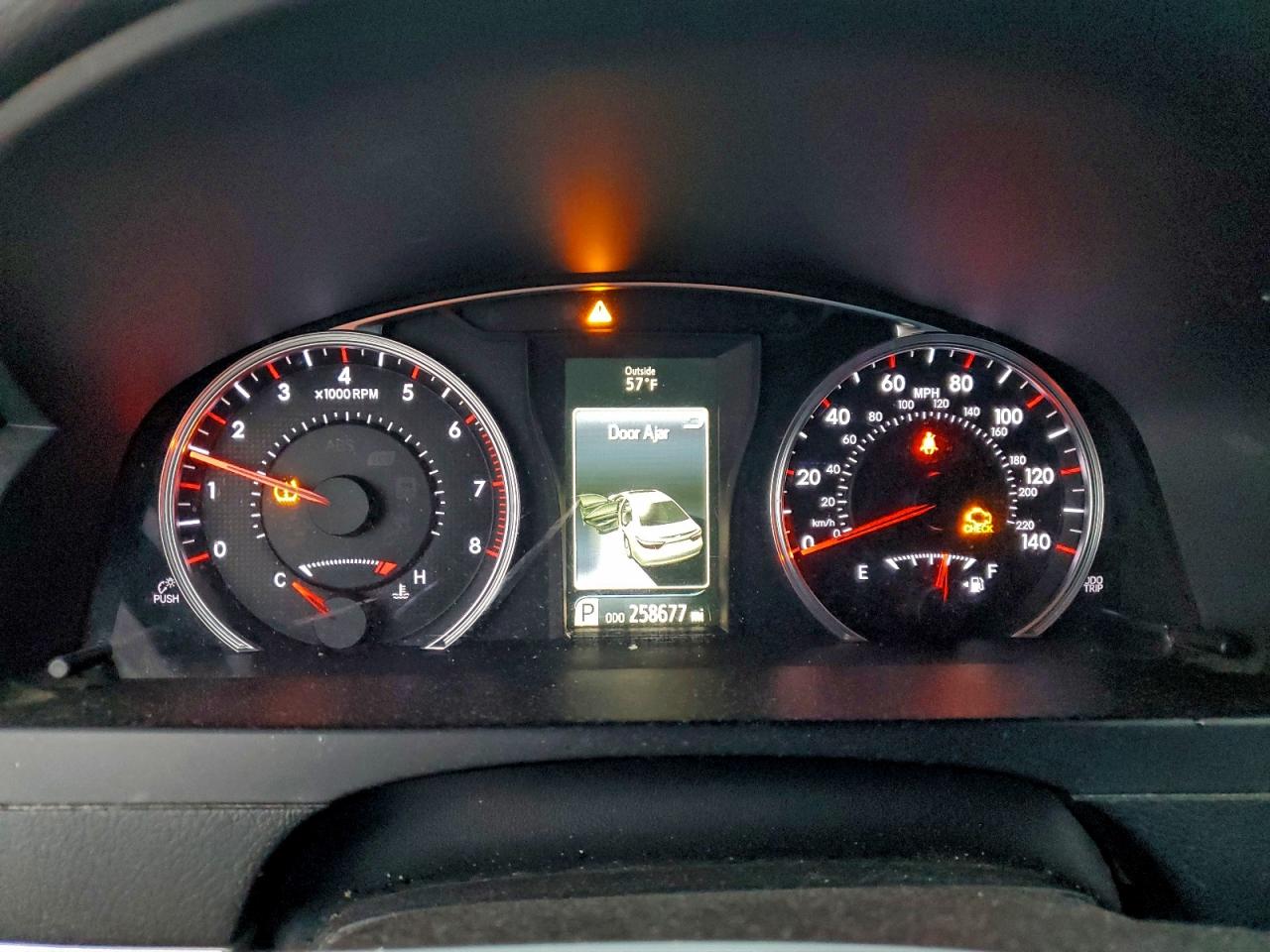 2017 TOYOTA CAMRY LE photo 33
