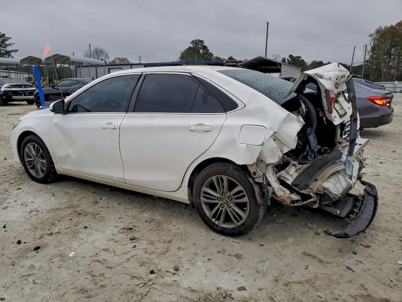 2017 TOYOTA CAMRY LE photo 5