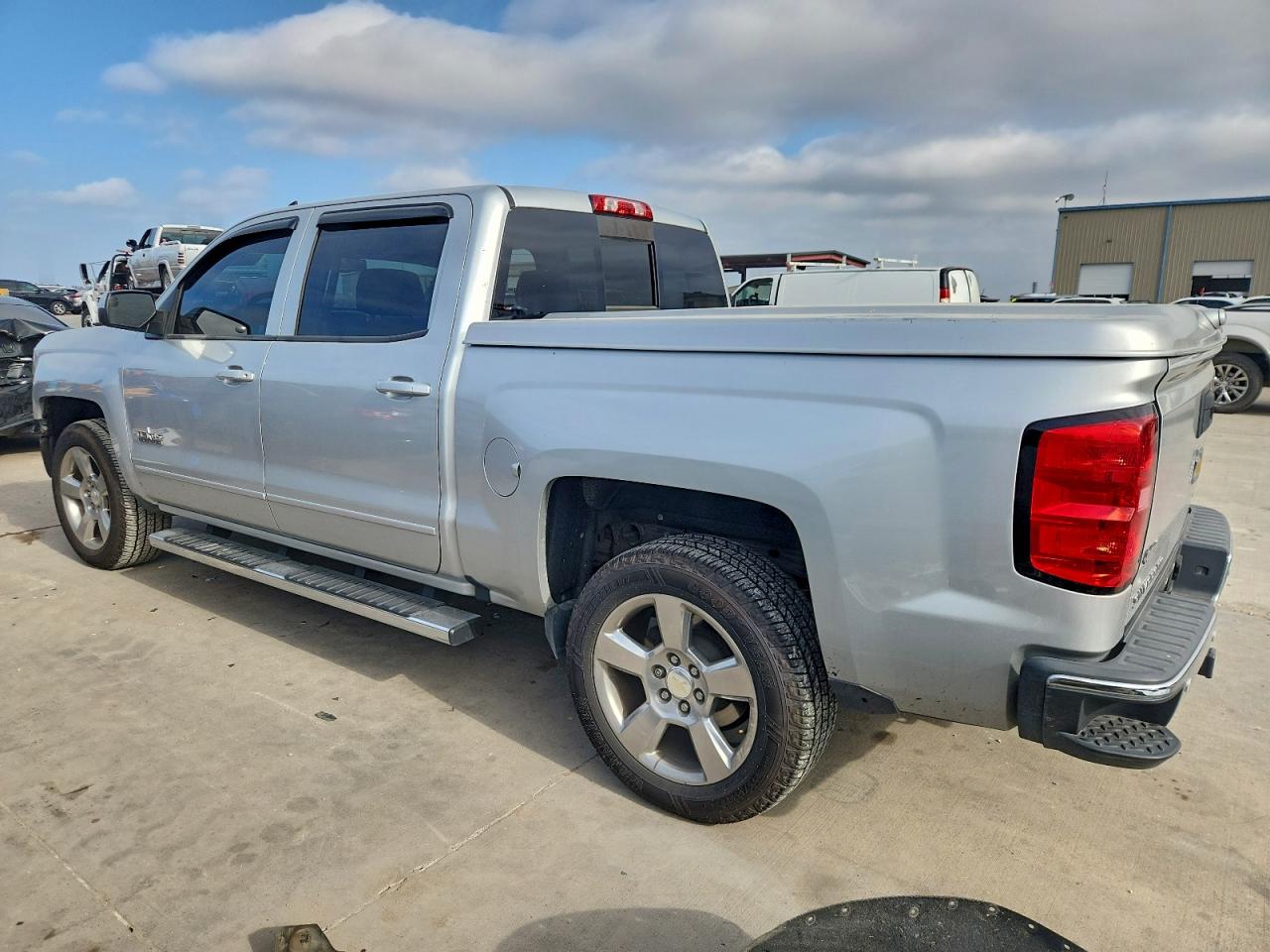 2017 CHEVROLET SILVERADO C1500 LT photo 2
