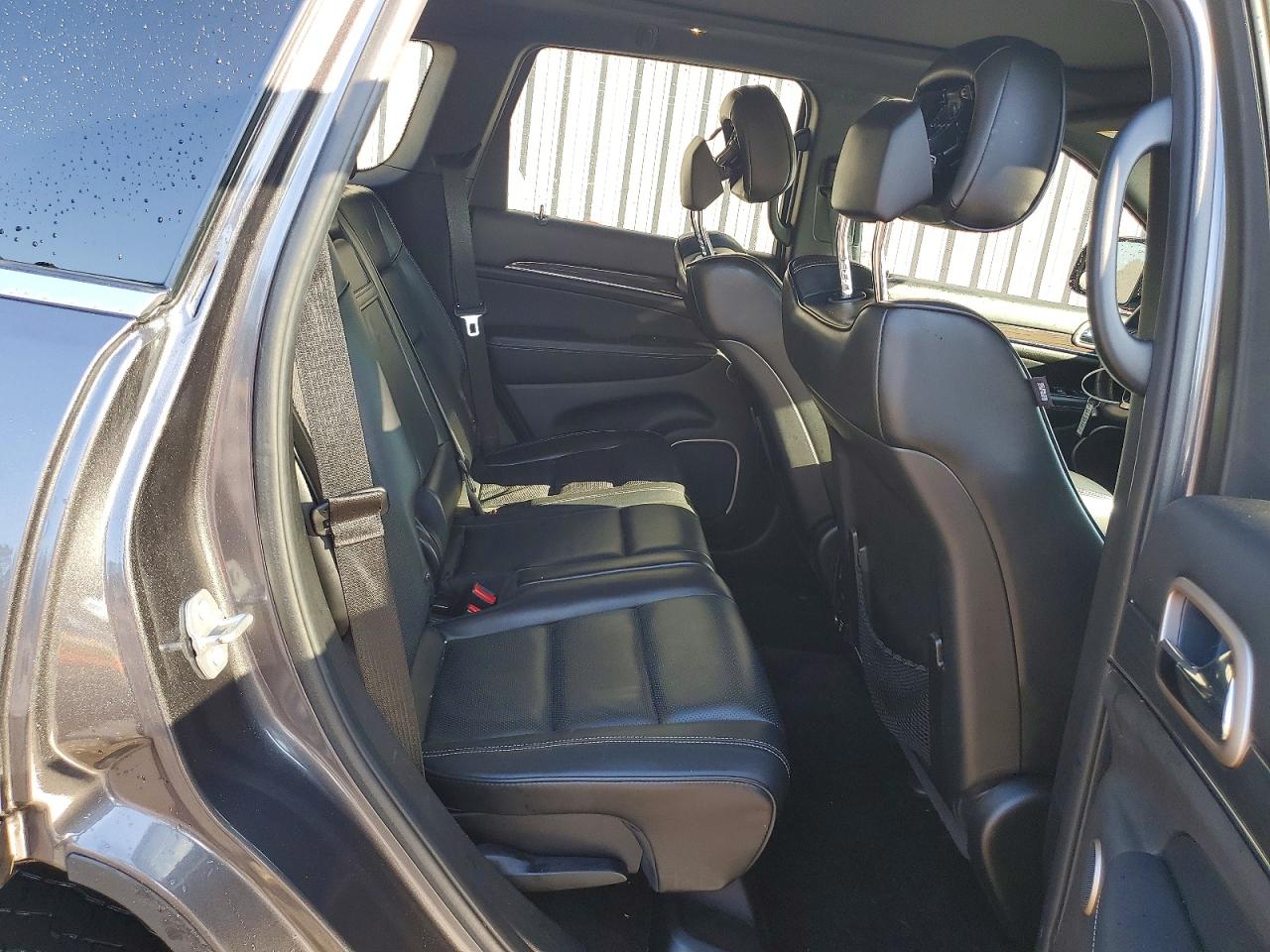 2016 JEEP GRAND CHEROKEE OVERLAND photo 31