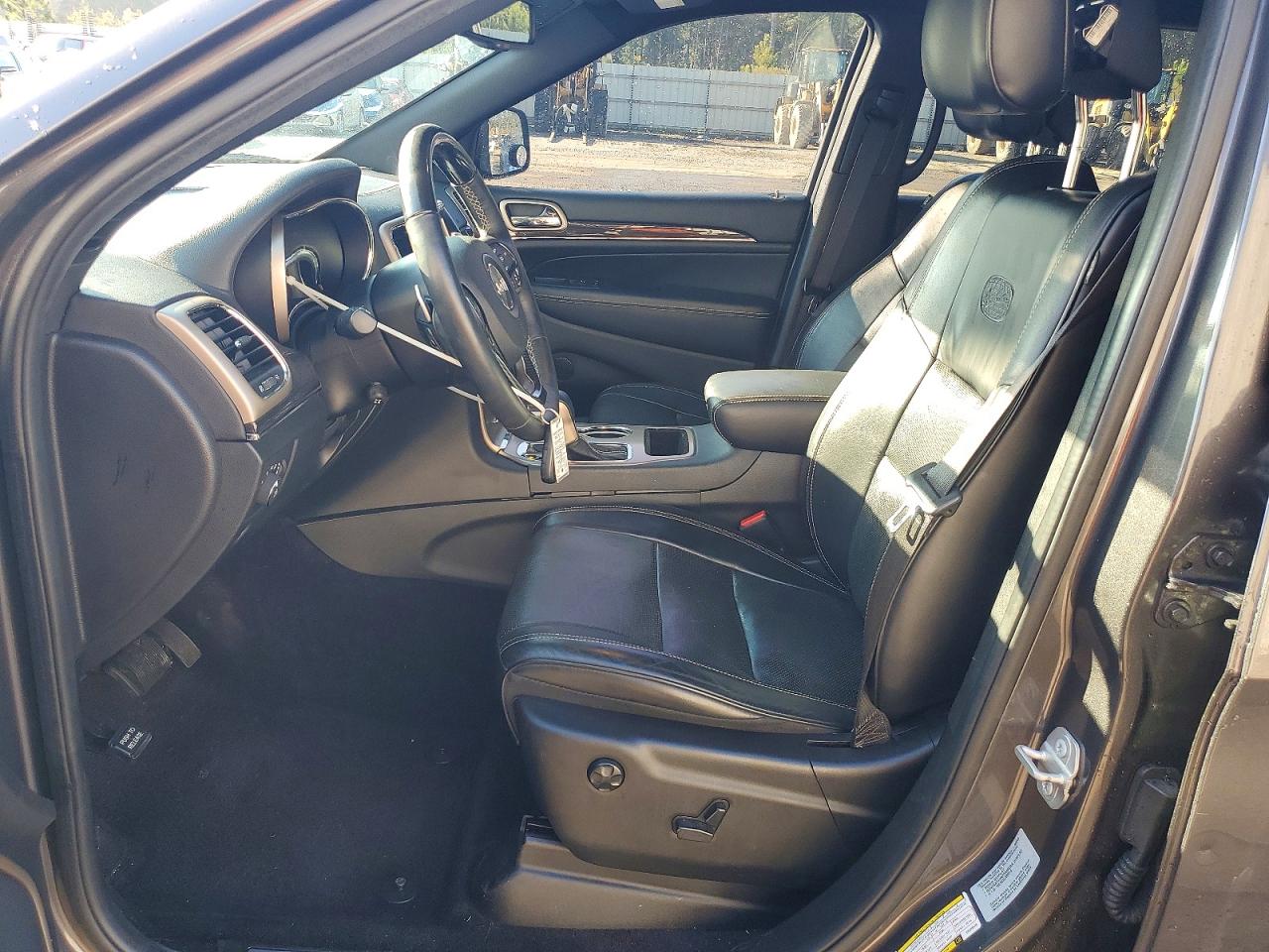 2016 JEEP GRAND CHEROKEE OVERLAND photo 19
