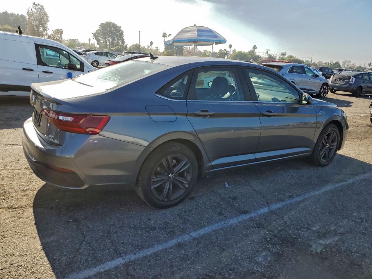 2023 VOLKSWAGEN JETTA SE photo 3