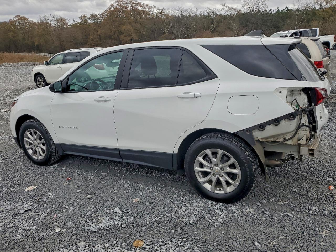 2021 CHEVROLET EQUINOX LS photo 2