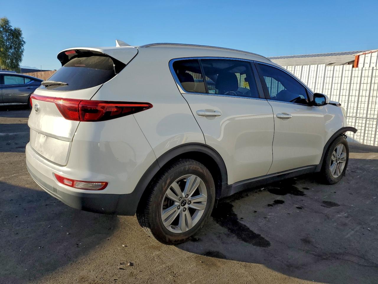 2017 KIA SPORTAGE LX photo 3