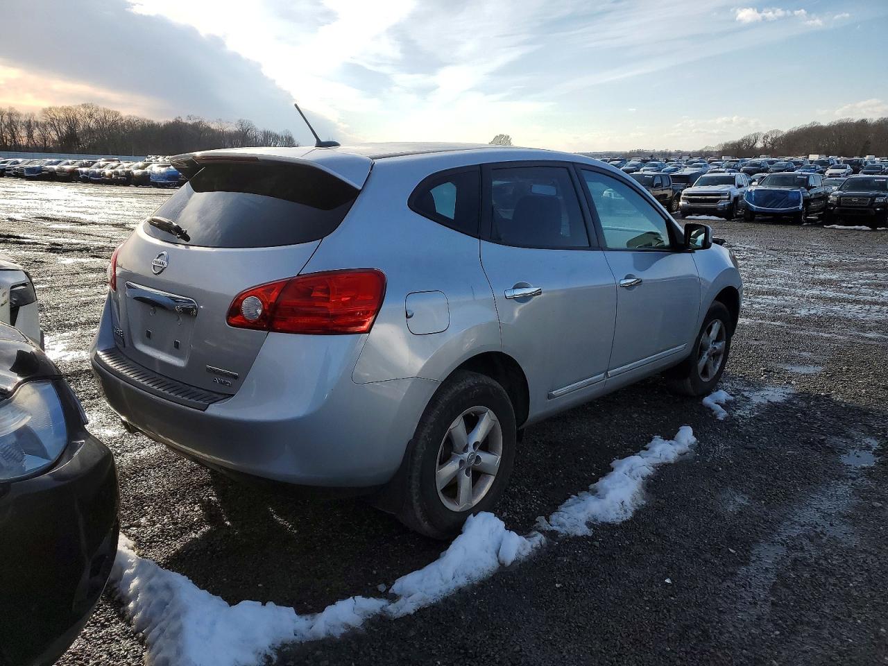 2013 NISSAN ROGUE S photo 3