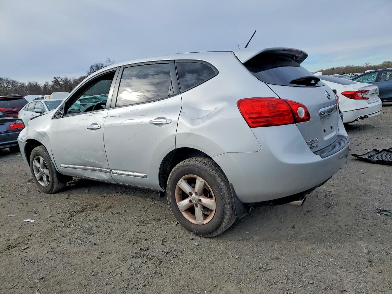 2013 NISSAN ROGUE S photo 2
