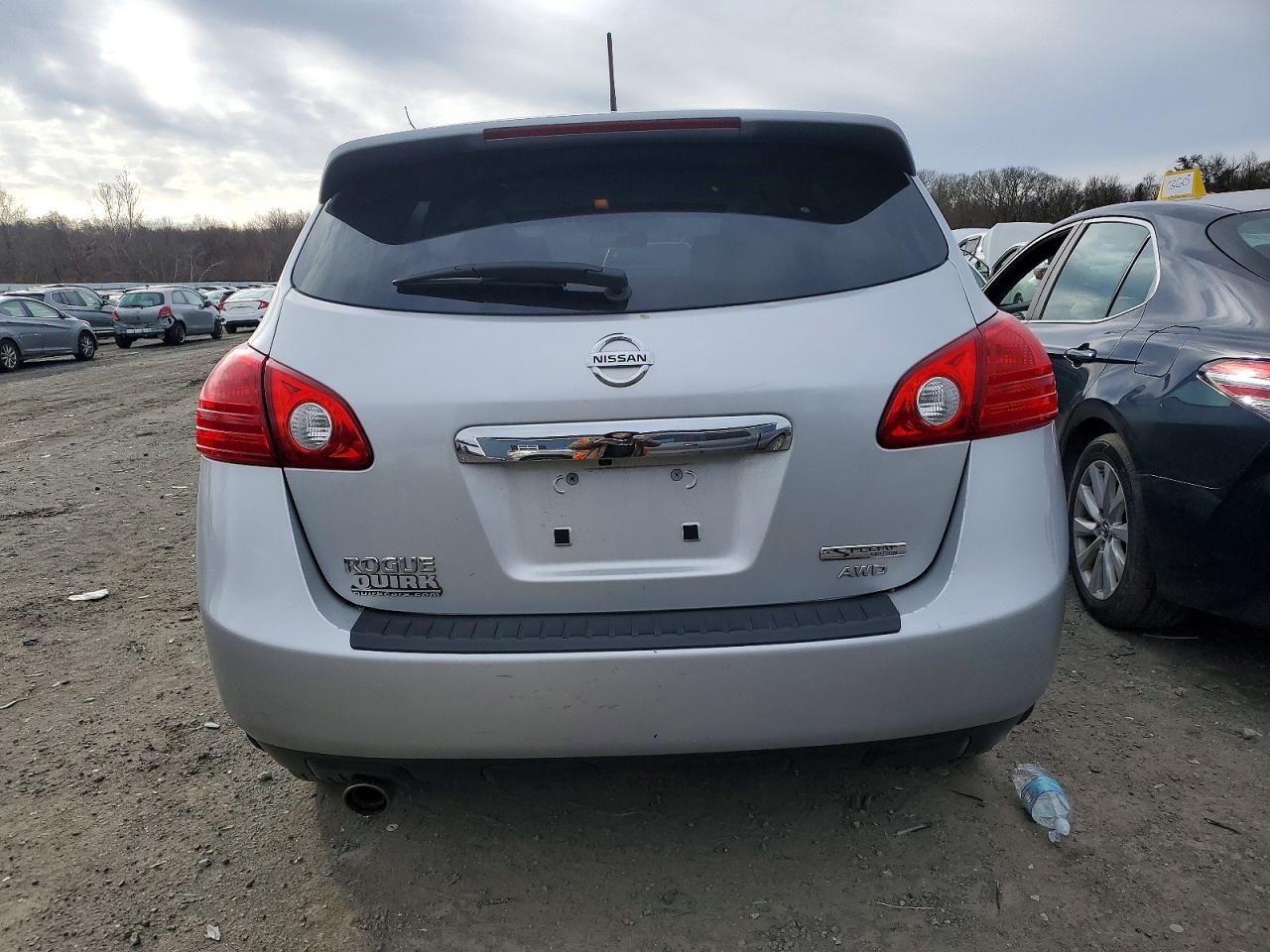 2013 NISSAN ROGUE S photo 6