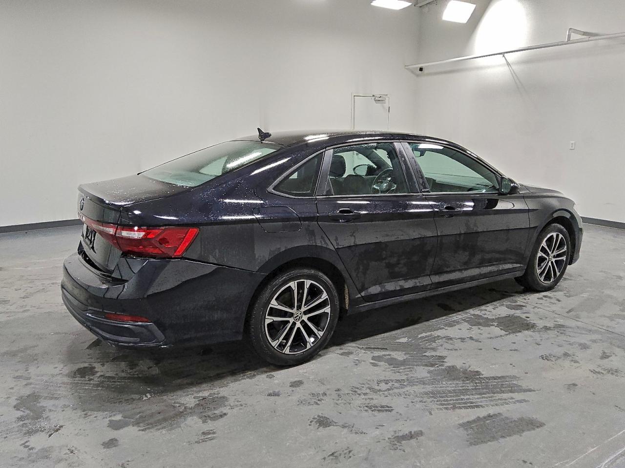2025 VOLKSWAGEN JETTA SPORT photo 3