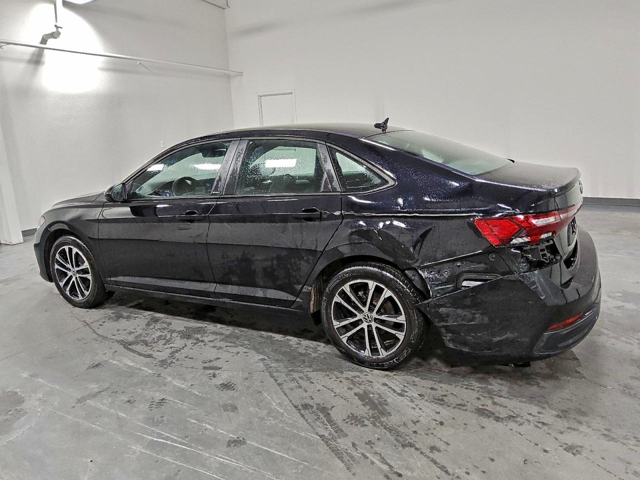 2025 VOLKSWAGEN JETTA SPORT photo 2