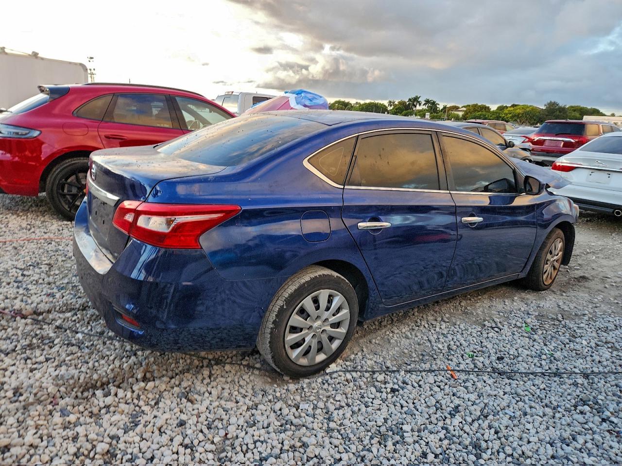 2019 NISSAN SENTRA S photo 3