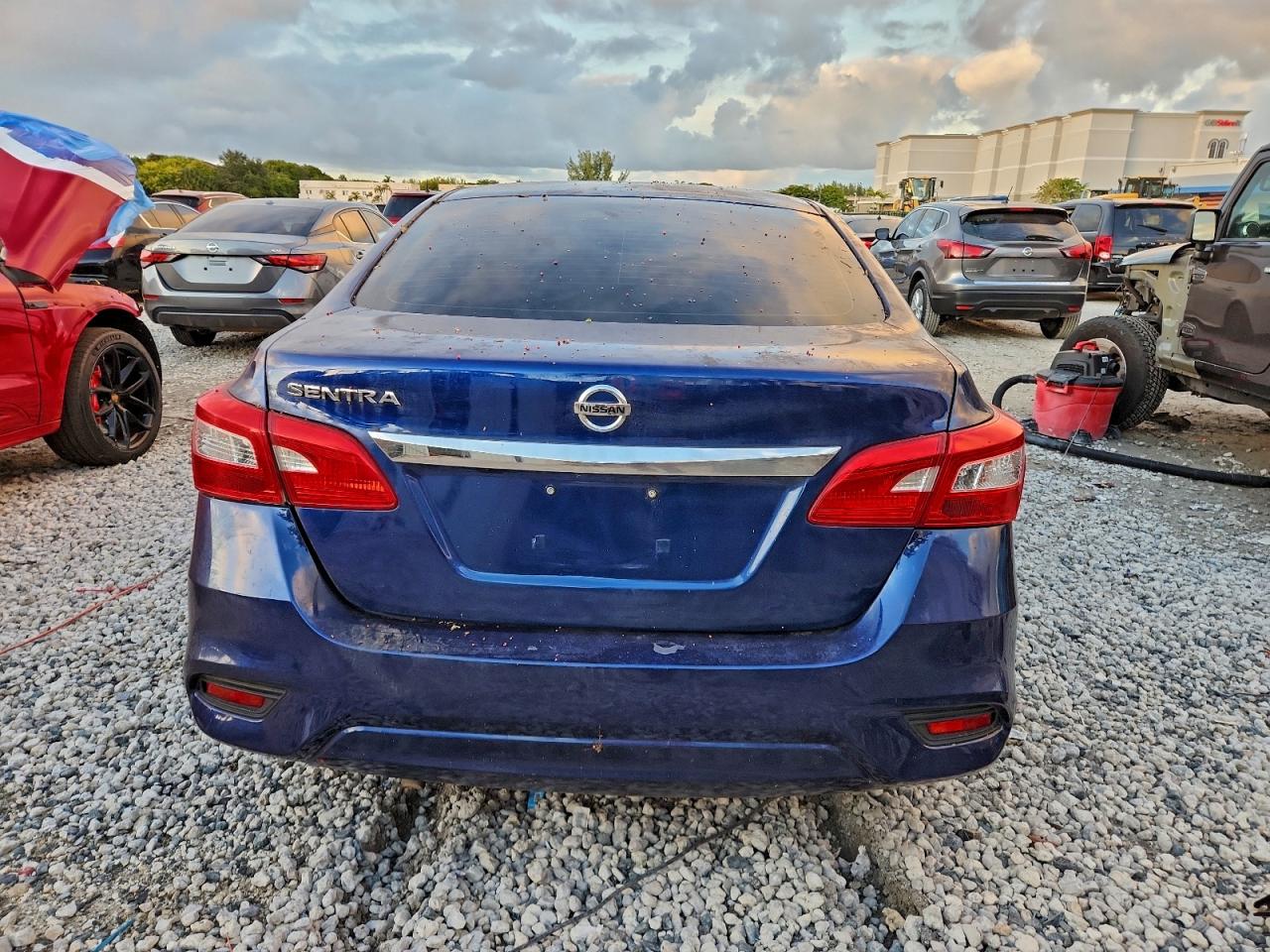 2019 NISSAN SENTRA S photo 6