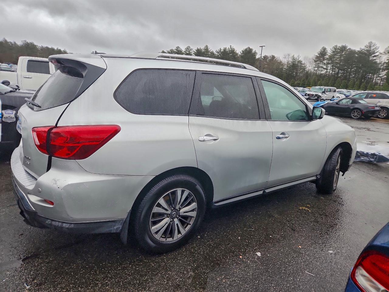 2017 NISSAN PATHFINDER S photo 3