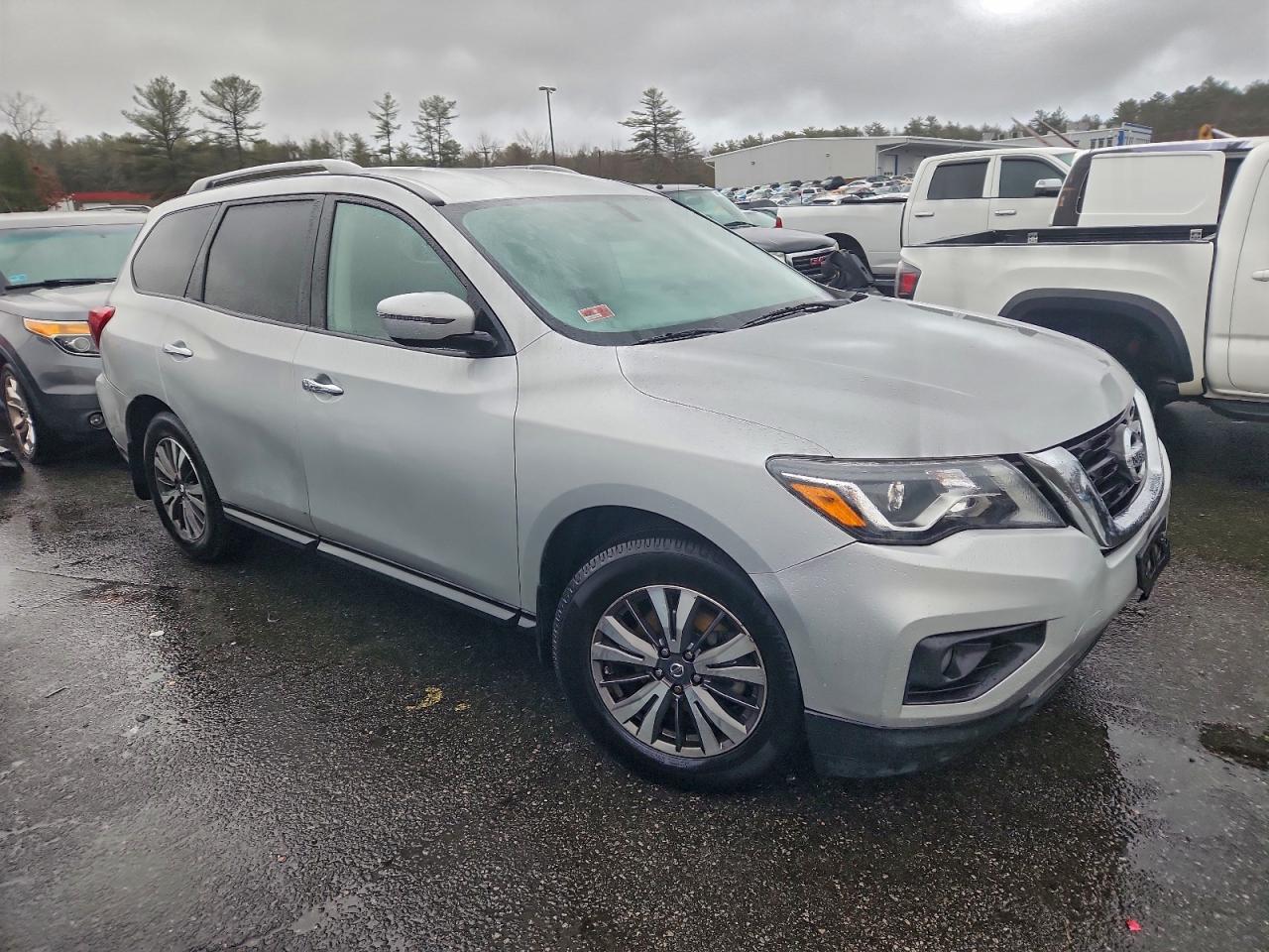2017 NISSAN PATHFINDER S photo 4