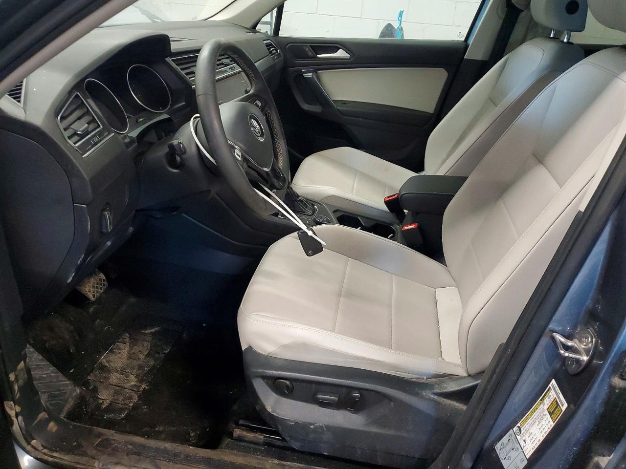 2021 VOLKSWAGEN TIGUAN SE photo 20