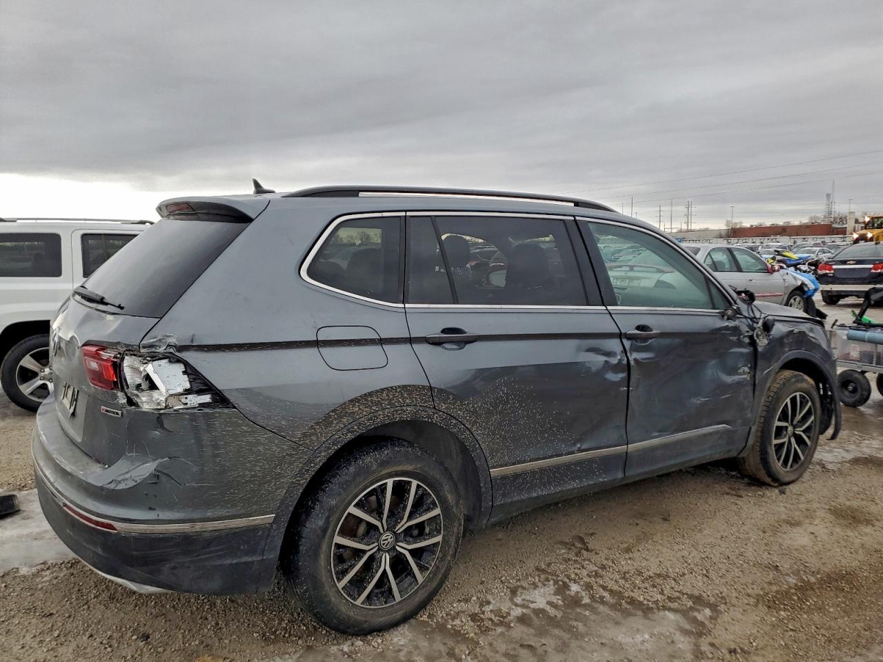 2021 VOLKSWAGEN TIGUAN SE photo 7