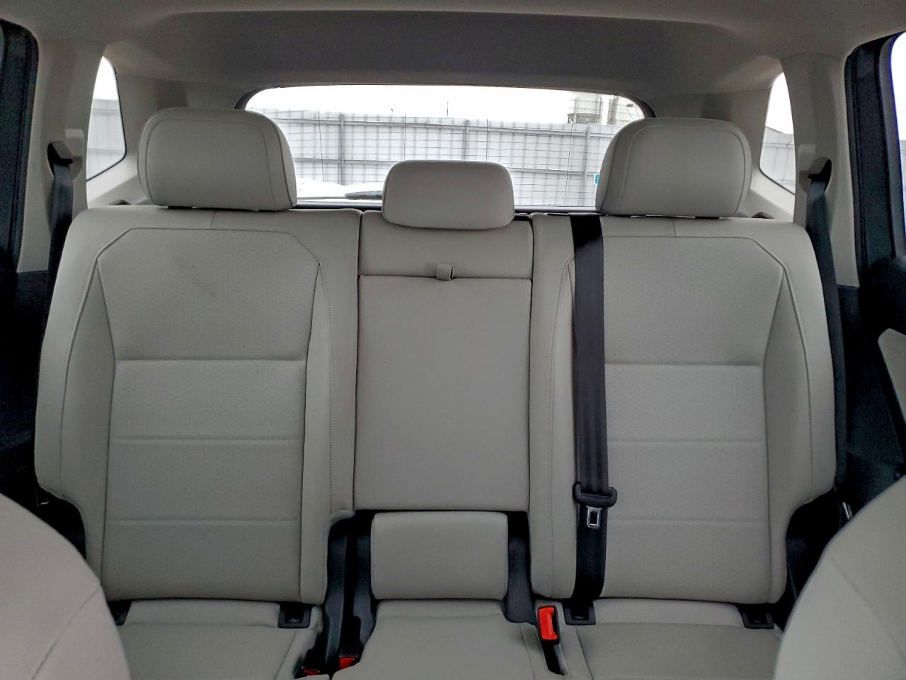 2021 VOLKSWAGEN TIGUAN SE photo 28