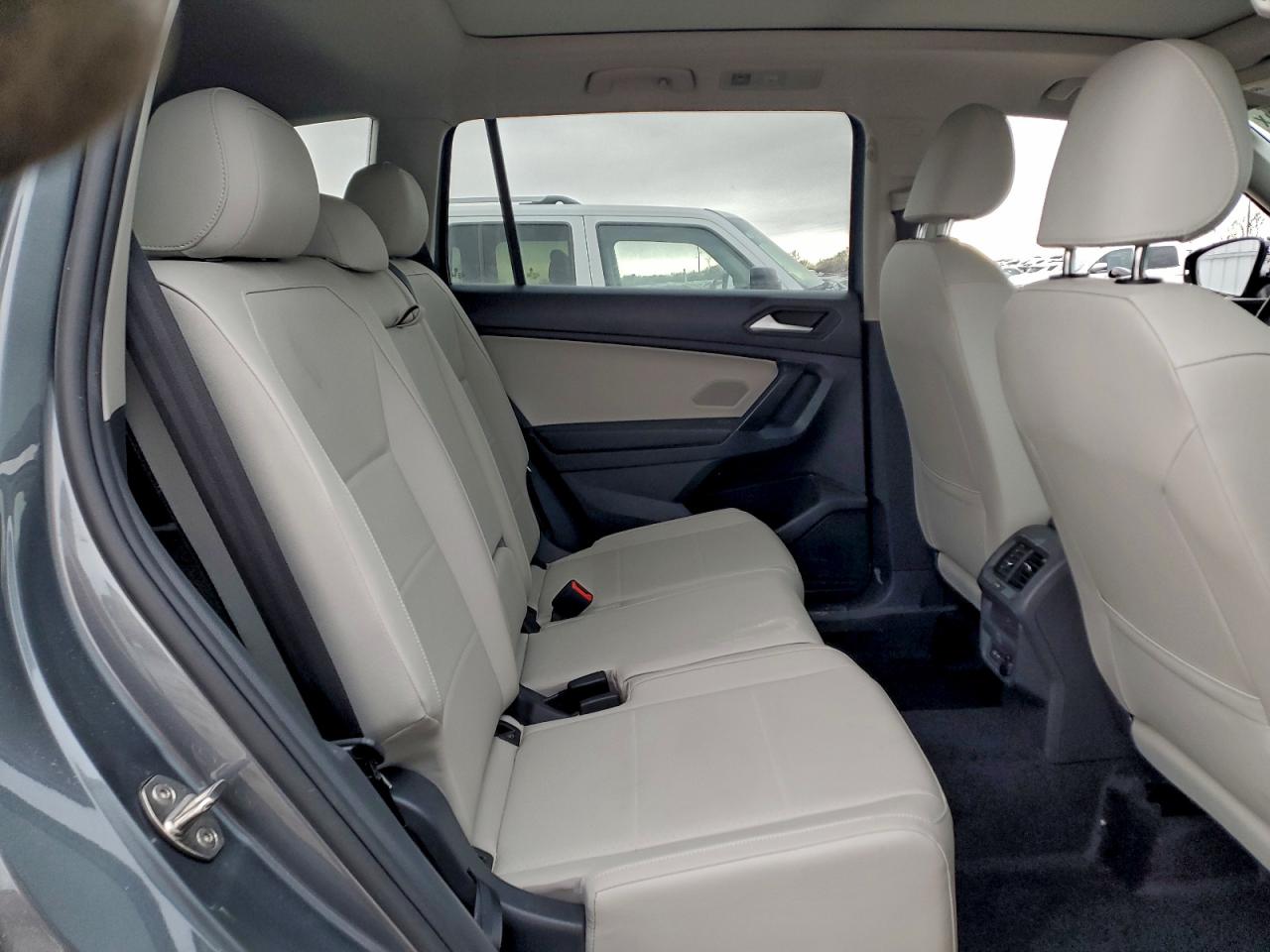 2021 VOLKSWAGEN TIGUAN SE photo 31