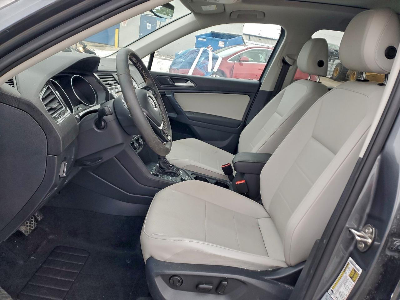 2021 VOLKSWAGEN TIGUAN SE photo 19