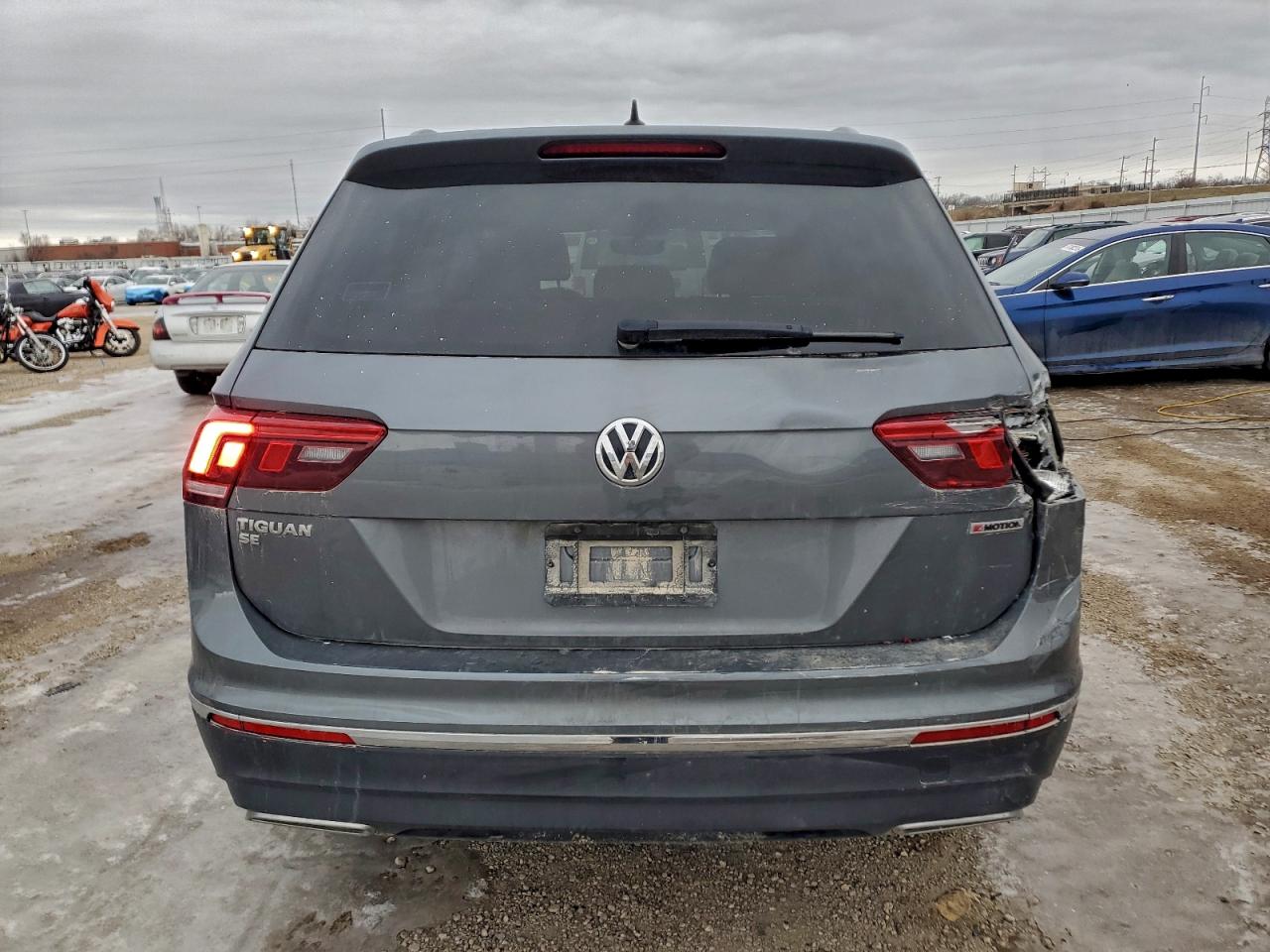 2021 VOLKSWAGEN TIGUAN SE photo 16
