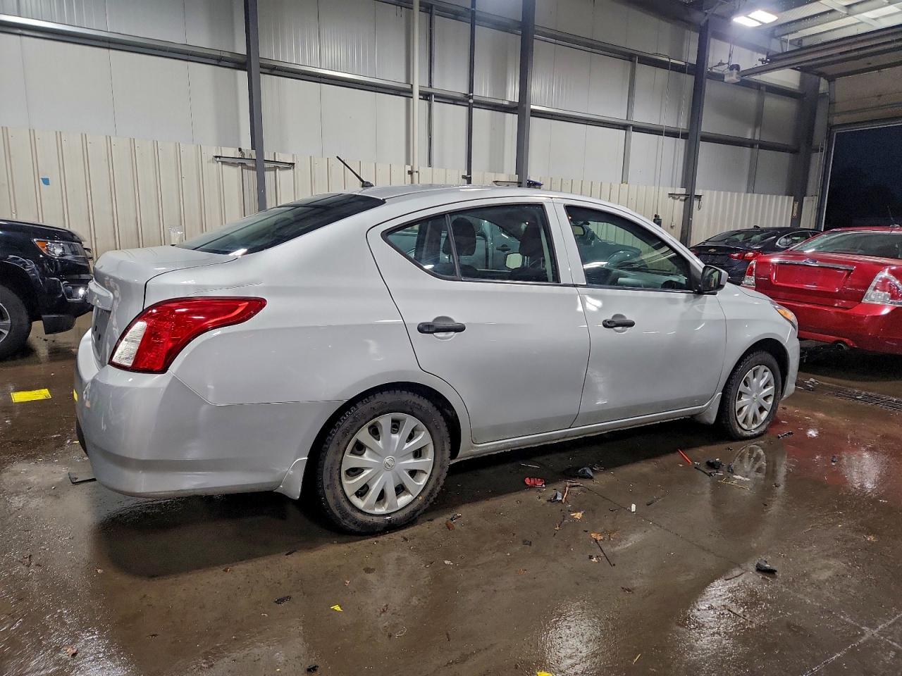 2018 NISSAN VERSA S photo 5