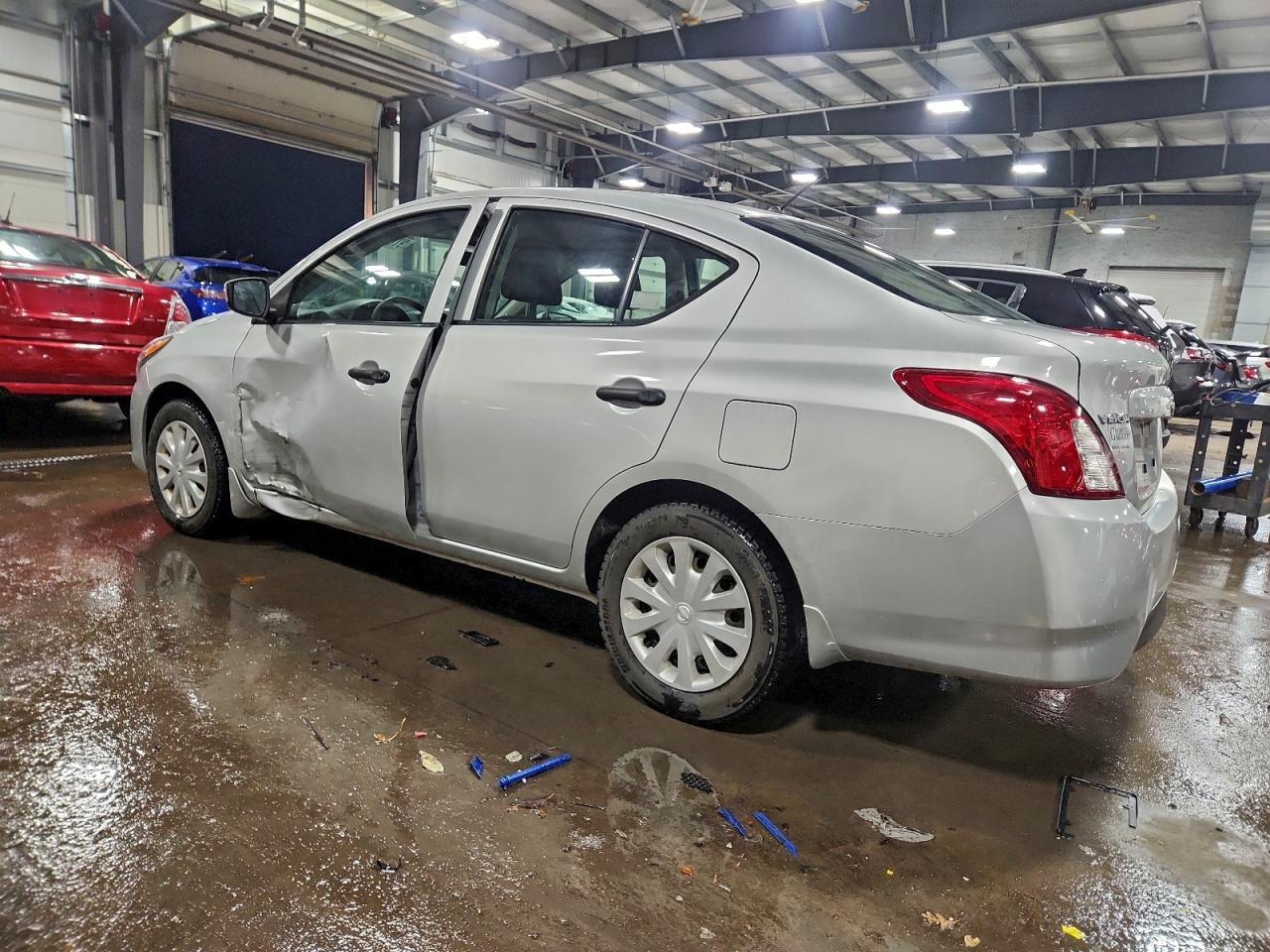 2018 NISSAN VERSA S photo 3