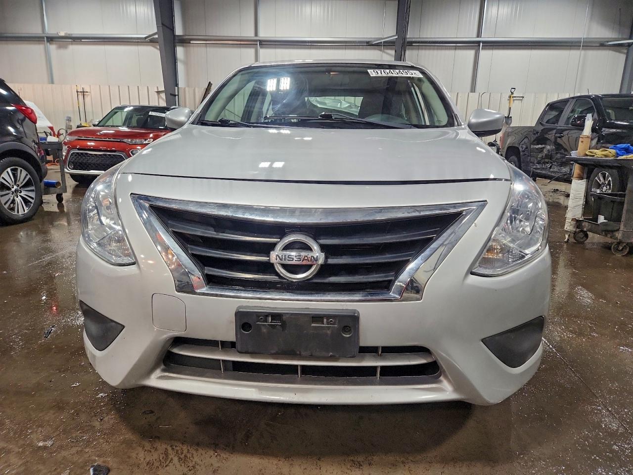 2018 NISSAN VERSA S photo 9
