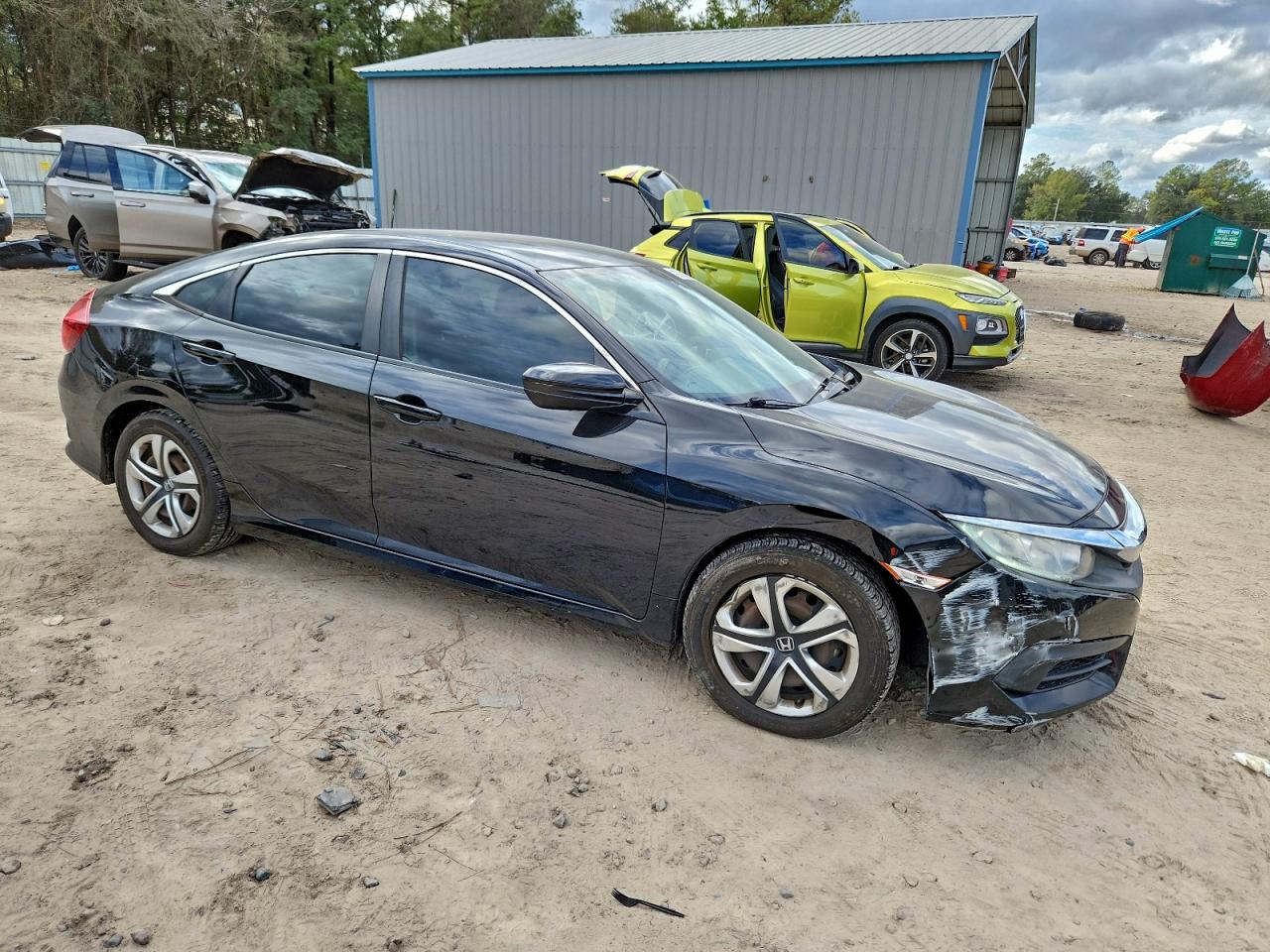 2017 HONDA CIVIC LX photo 4