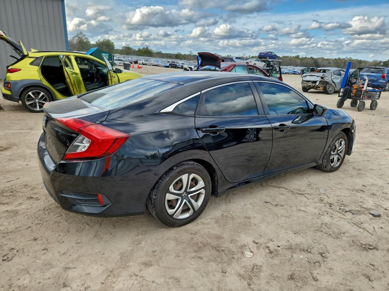 2017 HONDA CIVIC LX photo 3