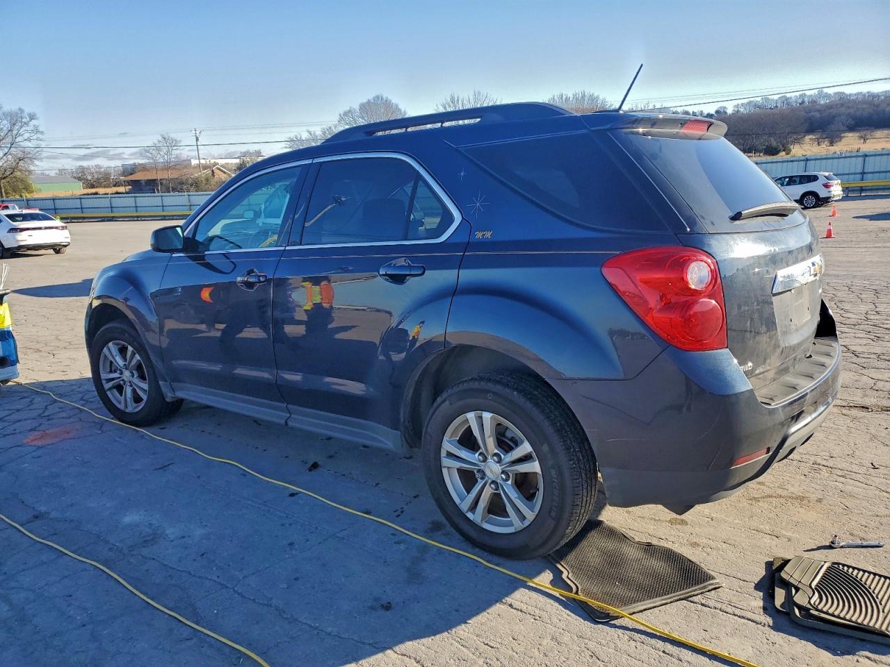 2015 CHEVROLET EQUINOX LT photo 2