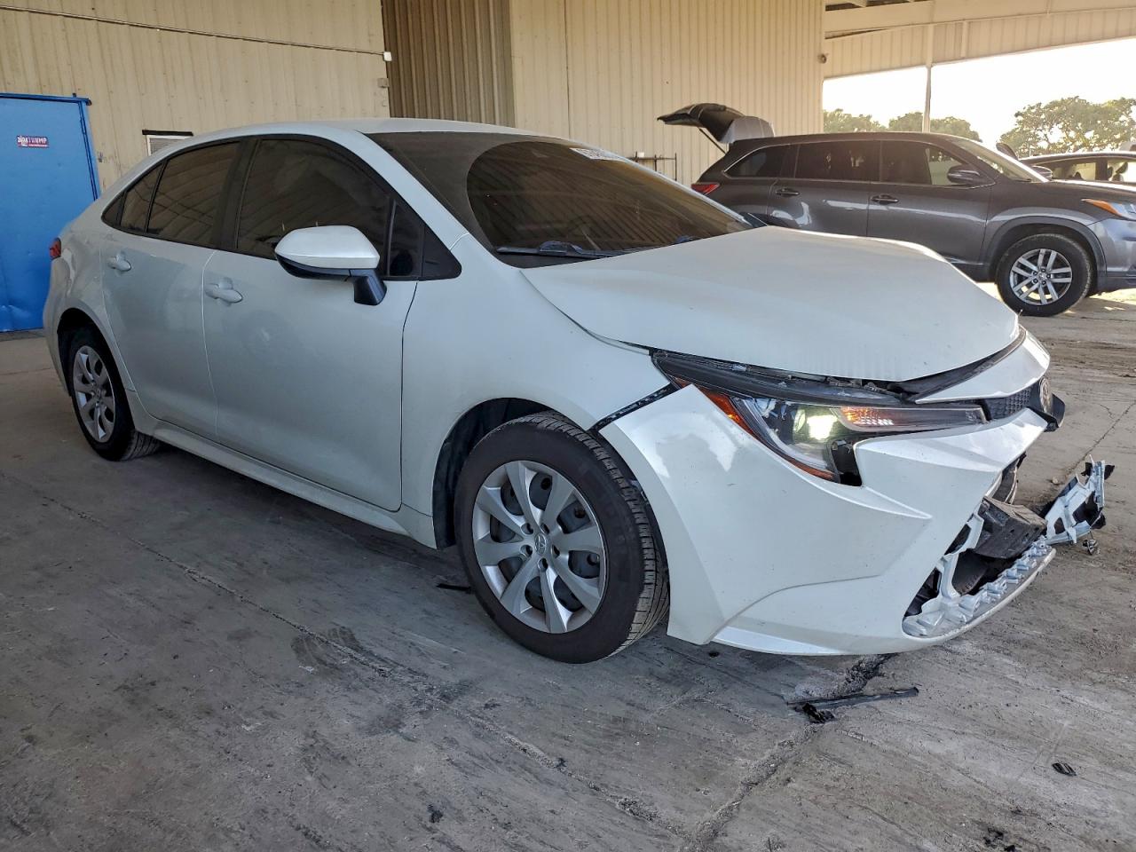 2022 TOYOTA COROLLA LE photo 10