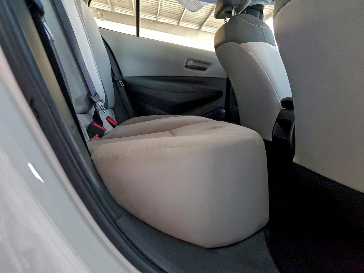 2022 TOYOTA COROLLA LE photo 31