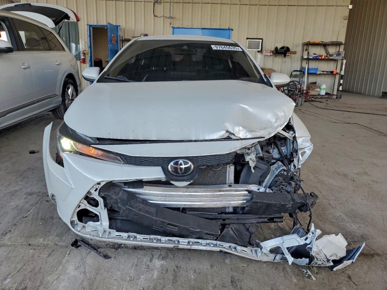 2022 TOYOTA COROLLA LE photo 13